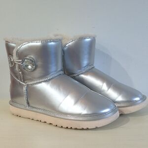 Ugg Classic Mini Boots In Silver Size 7